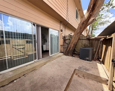 7700 Creekbend Drive - Photo Thumbnail 35
