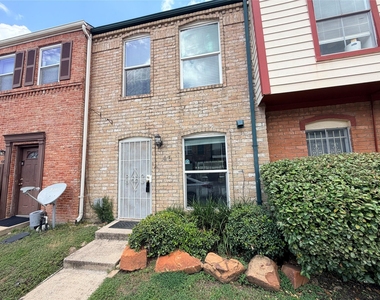 7700 Creekbend Drive - Photo Thumbnail 3