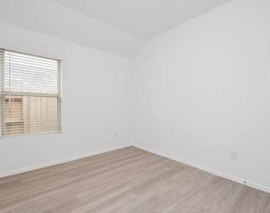 8426 Manta Ray Drive - Photo Thumbnail 22