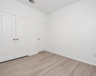 8426 Manta Ray Drive - Photo Thumbnail 24