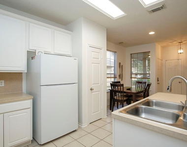 191 N Burberry Park Circle - Photo Thumbnail 9