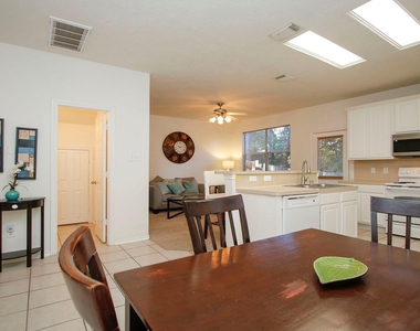 191 N Burberry Park Circle - Photo Thumbnail 7