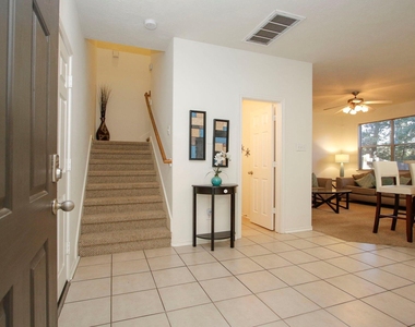 191 N Burberry Park Circle - Photo Thumbnail 4
