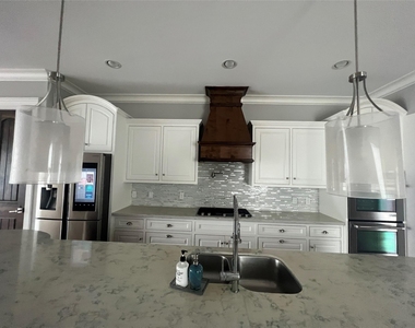 238 W 24th Street - Photo Thumbnail 3