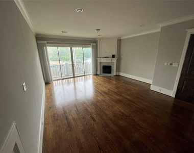 238 W 24th Street - Photo Thumbnail 15