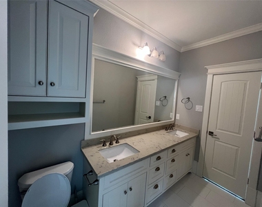 238 W 24th Street - Photo Thumbnail 8