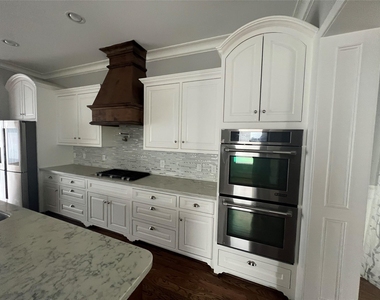 238 W 24th Street - Photo Thumbnail 1