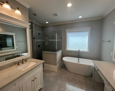 238 W 24th Street - Photo Thumbnail 4