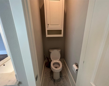 238 W 24th Street - Photo Thumbnail 5