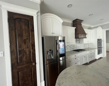 238 W 24th Street - Photo Thumbnail 25
