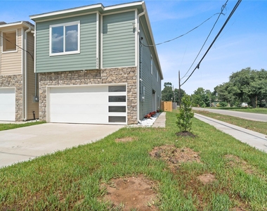 8027 Virgil Street - Photo Thumbnail 1