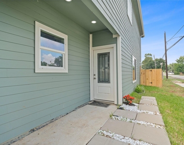 8027 Virgil Street - Photo Thumbnail 3