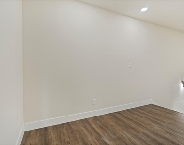 8027 Virgil Street - Photo Thumbnail 24
