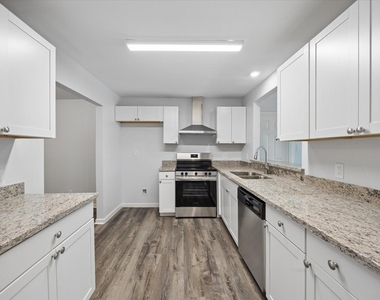 705 Westshire Drive - Photo Thumbnail 5