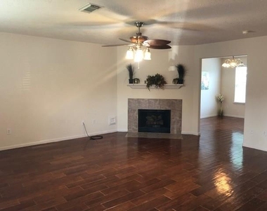 28814 Waltham Street - Photo Thumbnail 6