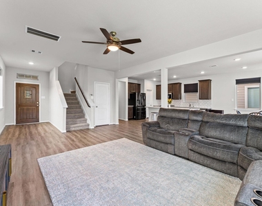 5343 Marisol Cove Drive - Photo Thumbnail 6