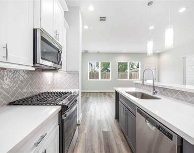 1411 Bigelow Street - Photo Thumbnail 8