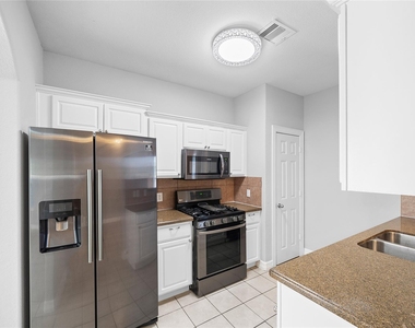 3002 Paige Street - Photo Thumbnail 7