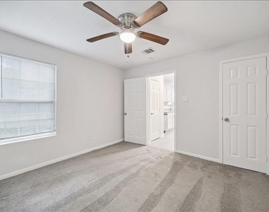 820 Texas Street - Photo Thumbnail 4