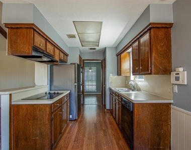 9710 Springmont - Photo Thumbnail 3