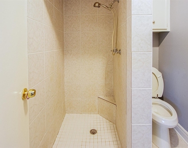 9710 Springmont - Photo Thumbnail 10