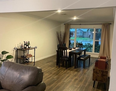 5711 Capello Drive - Photo Thumbnail 18