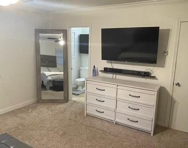 5711 Capello Drive - Photo Thumbnail 6