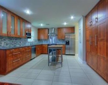 5711 Capello Drive - Photo Thumbnail 13