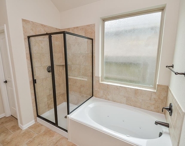 9411 Sparrow Creek Court - Photo Thumbnail 20