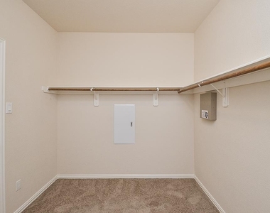 9411 Sparrow Creek Court - Photo Thumbnail 21