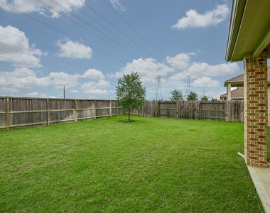 9411 Sparrow Creek Court - Photo Thumbnail 29