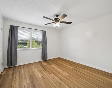 1600 Hazelwood - Photo Thumbnail 9