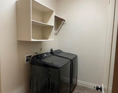 2801 Field Hollow Drive - Photo Thumbnail 32