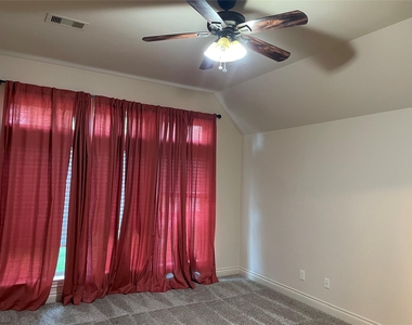 2801 Field Hollow Drive - Photo Thumbnail 13