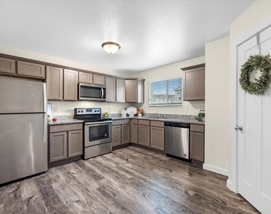 21155 Gosling Road - Photo Thumbnail 3