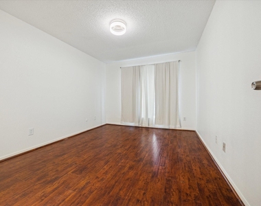 2120 El Paseo Street - Photo Thumbnail 4