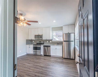 3102 Wentworth Street - Photo Thumbnail 1