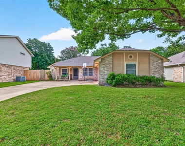 15343 Meadow Village Drive - Photo Thumbnail 7