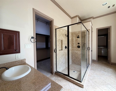 6223 Duke Trail Lane - Photo Thumbnail 17