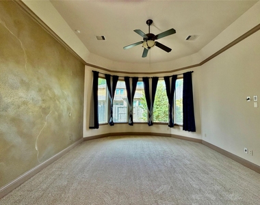 6223 Duke Trail Lane - Photo Thumbnail 14