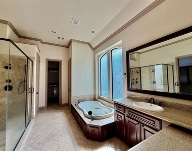 6223 Duke Trail Lane - Photo Thumbnail 16
