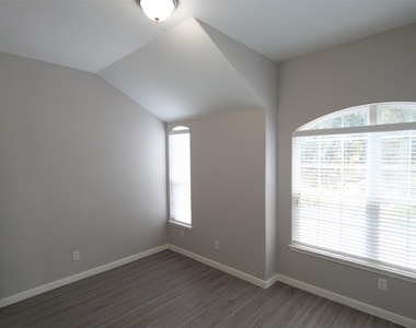 6119 Lakenshire Falls Lane - Photo Thumbnail 30