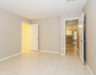 19722 Twin Rivers Drive - Photo Thumbnail 9