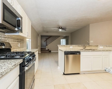 19722 Twin Rivers Drive - Photo Thumbnail 4