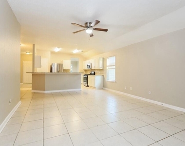 19722 Twin Rivers Drive - Photo Thumbnail 2
