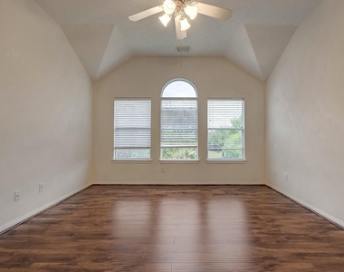 7023 Sundance Meadows Lane - Photo Thumbnail 2