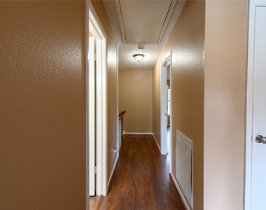 20339 Fieldtree Drive - Photo Thumbnail 10