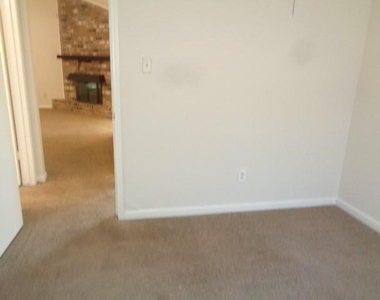 1374 Gentle Bend Drive - Photo Thumbnail 18