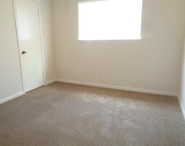 1374 Gentle Bend Drive - Photo Thumbnail 16
