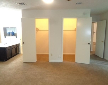 1374 Gentle Bend Drive - Photo Thumbnail 11